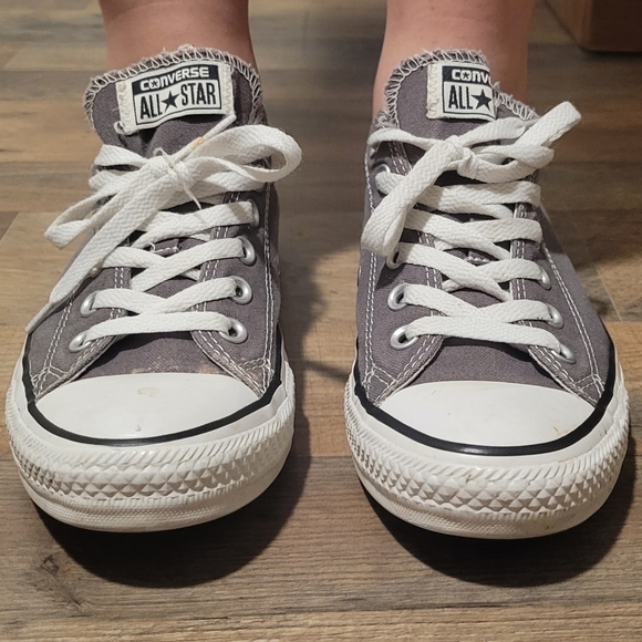 Hardly worn gray 9.5 Converse - Picture 5 of 10
